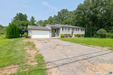 Exterior - 398 Moosup Pond Rd, Moosup, CT 06354 photo 3 of 8
