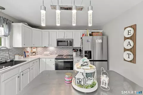 Kitchen - 398 Moosup Pond Rd, Moosup, CT 06354 photo 5 of 5