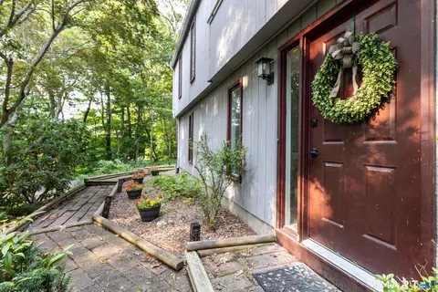 248 Manchester Rd, Glastonbury, CT 06033