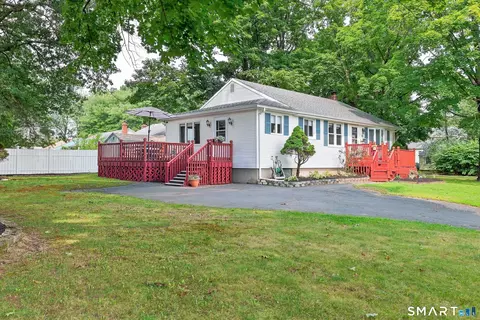 15 Raymond St, East Hartford, CT 06118