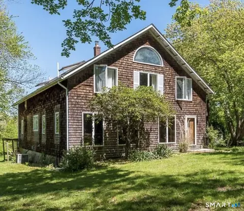 186 Great Neck Rd, Waterford, CT 06385