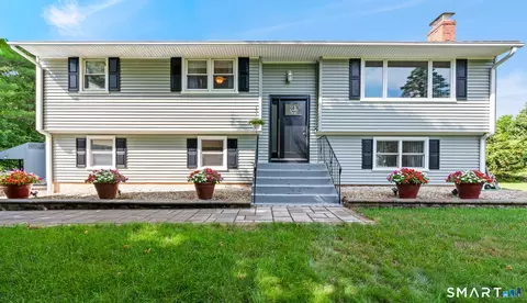 7 Field Dr, Simsbury, CT 06070