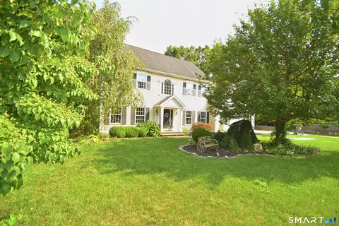 69 Jody Ln, Plantsville, CT 06479