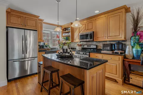 70 Fountain St #8, New Haven, CT 06515