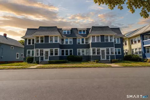82 Maple Ave, New London, CT 06320