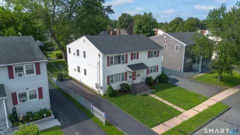 15-17 Leichtner Dr, East Hartford, CT 06108
