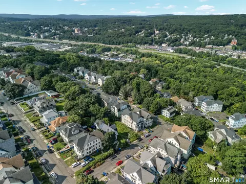 45 Wildwood Ave, Waterbury, CT 06710