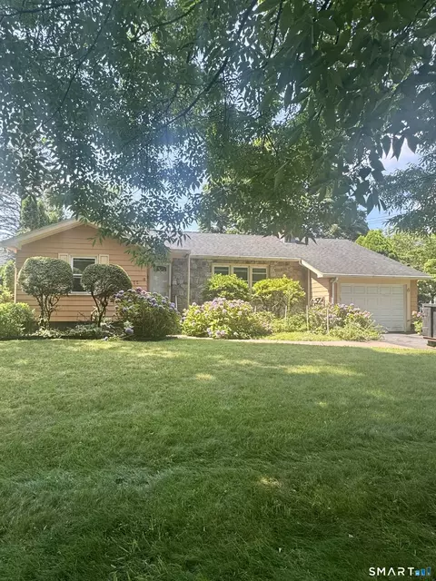172 Mitchell Dr, New Haven, CT 06511