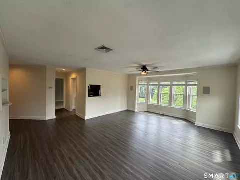 15 Highland St #302, West Hartford, CT 06119