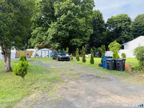 Exterior - 137 Eastern St, New Haven, CT 06513 photo 3 of 4