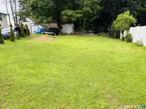 Exterior - 137 Eastern St, New Haven, CT 06513 photo 4 of 4