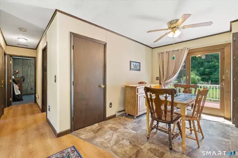 Entry Way - 847 Cook Hill Rd, Killingly, CT 06239 photo 2 of 2