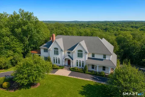 17 Kent Rd, Newtown, CT 06470