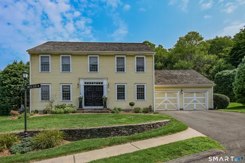 13 Hillview Ln, Woodbury, CT 06798