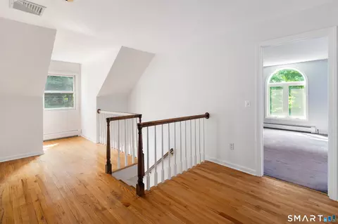 Entry Way - 123 Cross Hwy, Redding, CT 06896 photo 3 of 4