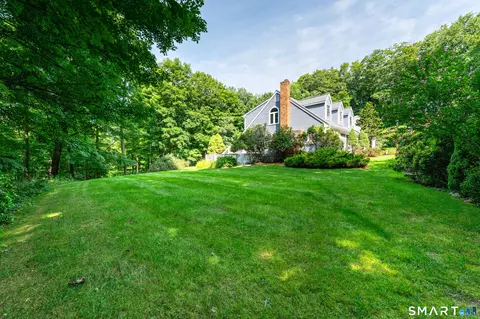 Exterior - 123 Cross Hwy, Redding, CT 06896 photo 5 of 11