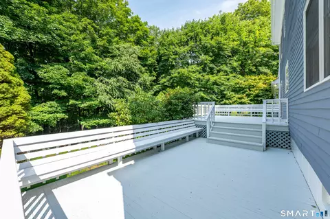 Exterior - 123 Cross Hwy, Redding, CT 06896 photo 9 of 11