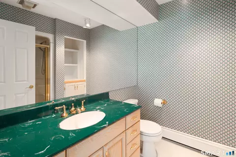 Bath - 123 Cross Hwy, Redding, CT 06896 photo 2 of 3