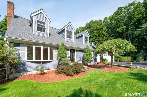 Exterior - 123 Cross Hwy, Redding, CT 06896 photo 6 of 11