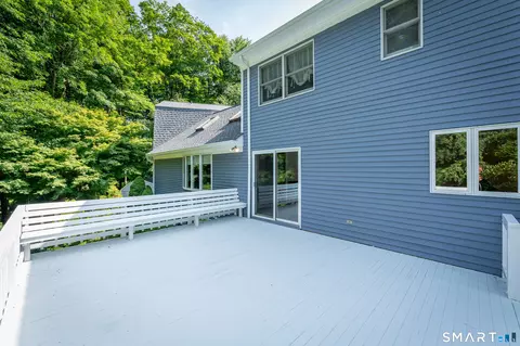 Exterior - 123 Cross Hwy, Redding, CT 06896 photo 10 of 11