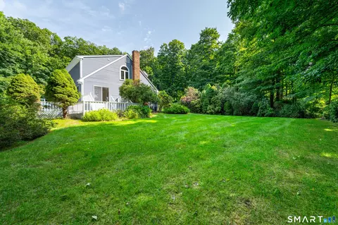 Exterior - 123 Cross Hwy, Redding, CT 06896 photo 7 of 11