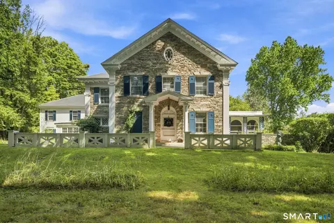 357 Wrights Crossing Rd, Pomfret, CT 06259