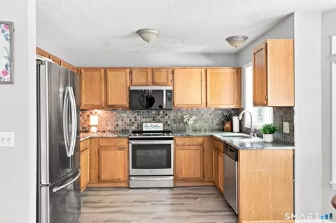 Kitchen - 155 Eagle Rdg, Torrington, CT 06790 photo 2 of 3