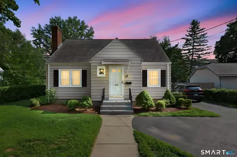 88 Delmont St, Manchester, CT 06042