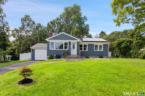 14 Alpine Dr, East Haven, CT 06512