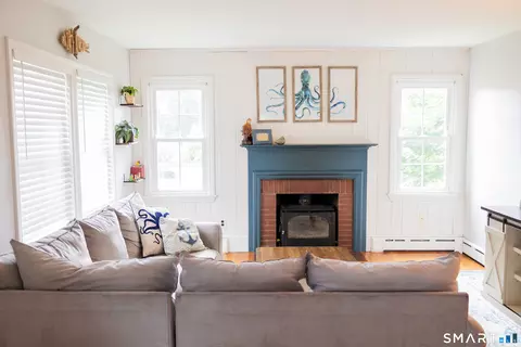 Living - 46 Skinner Rd, Broad Brook, CT 06016 photo 2 of 4