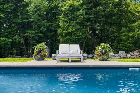 Exterior - 40-42 Great Ring Rd, Sandy Hook, CT 06482 photo 7 of 9