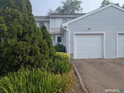 60 Coleman St #B12, East Haven, CT 06512