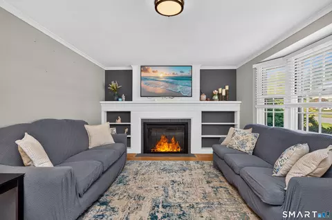Living - 76 Chamberlain Rd, Wethersfield, CT 06109 photo 1 of 6