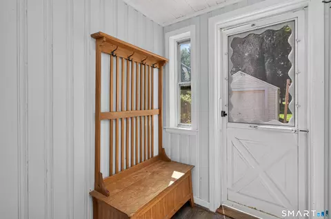 Entry Way - 76 Chamberlain Rd, Wethersfield, CT 06109 photo 3 of 3