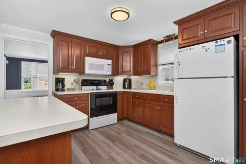 Kitchen - 76 Chamberlain Rd, Wethersfield, CT 06109 photo 1 of 2