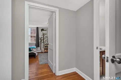 Entry Way - 76 Chamberlain Rd, Wethersfield, CT 06109 photo 2 of 3