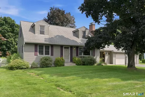 17 Bobolink Ln, Enfield, CT 06082