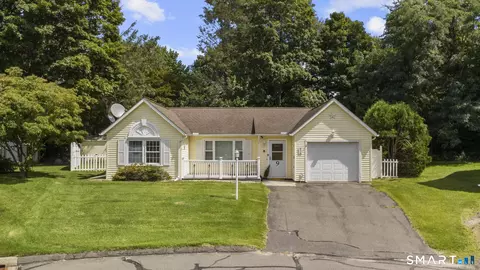 9 Dakota Trl, Bristol, CT 06010