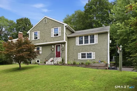21 Woodside Dr, Farmington, CT 06085