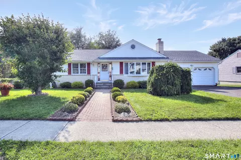 325 Emerald Pl, Stratford, CT 06614