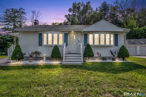 37 Dobson Dr, East Hartford, CT 06118