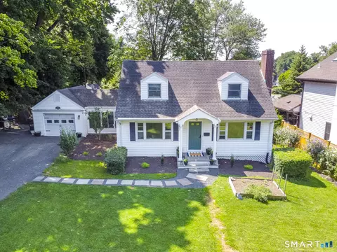 271 Soundview Ave, Stamford, CT 06902