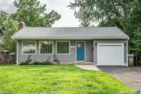 102 Knollwood Rd, West Hartford, CT 06110