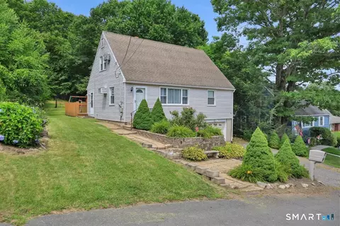94 Gilman St, Waterbury, CT 06704