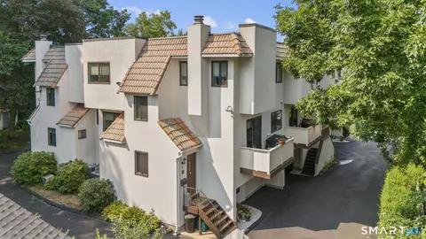 40 Riverside Ave #4, Stamford, CT 06905