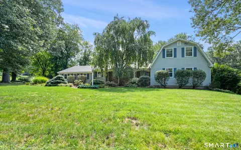 86 Knollwood Dr, Glastonbury, CT 06033