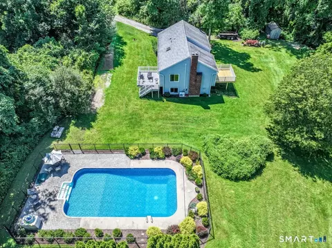 12 Mountain View Ave, New Milford, CT 06776