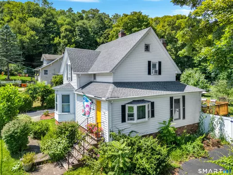 15 Gay Hill Rd, Uncasville, CT 06382