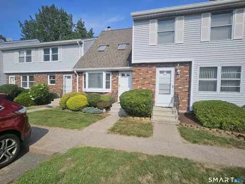 14 Saint Marc Cir #O, South Windsor, CT 06074
