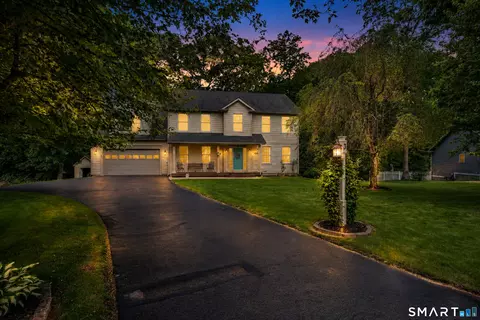 3 Arrowhead Trl, Waterford, CT 06385